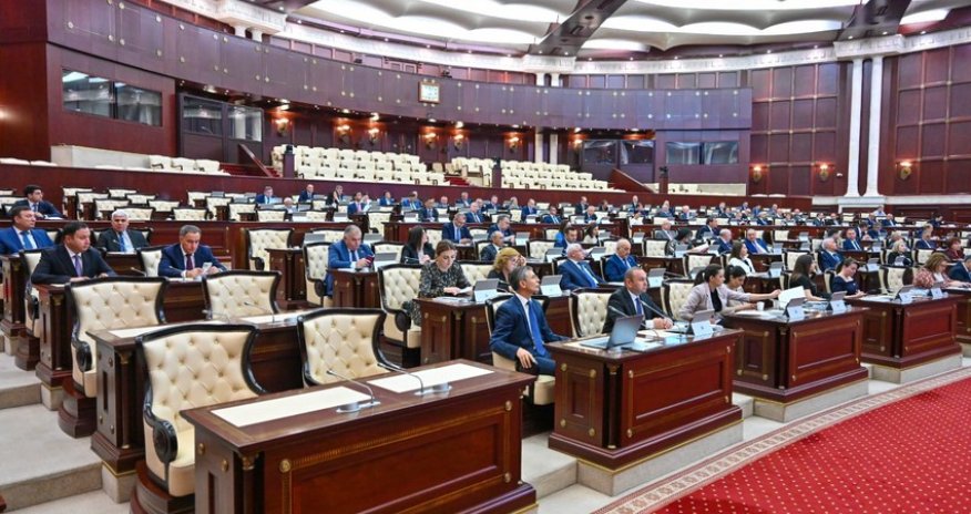 Milli Məclisin iclası başlayıb