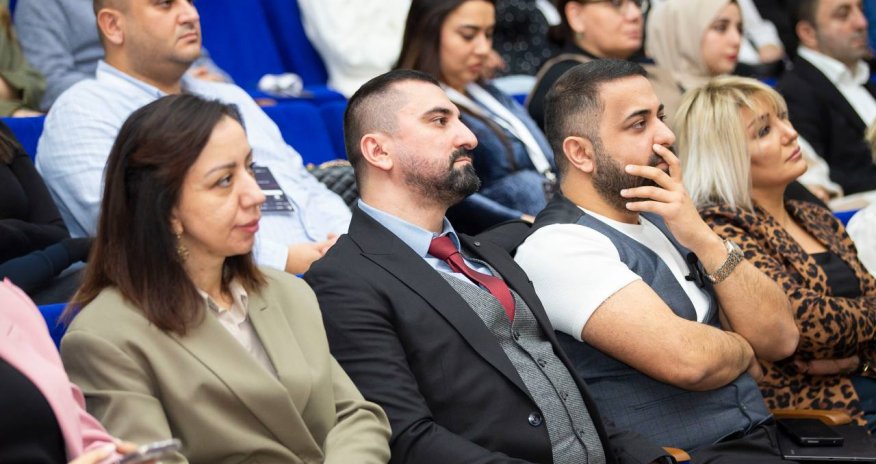 Yelo Bank ilk yerli PR Forumuna dəstək oldu!