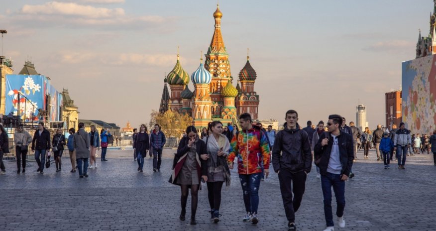 Moskvada miqrantlara QR kodlu xüsusi şəxsiyyət vəsiqələri veriləcək