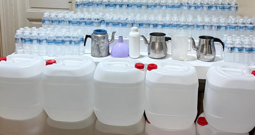 İstanbulda saxta içkidən kütləvi zəhərlənmə olub,ölənlər var