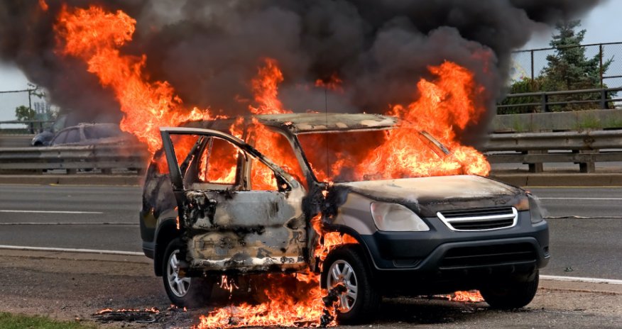 Наркокурьер поджег свой автомобиль, пытаясь уйти от преследования