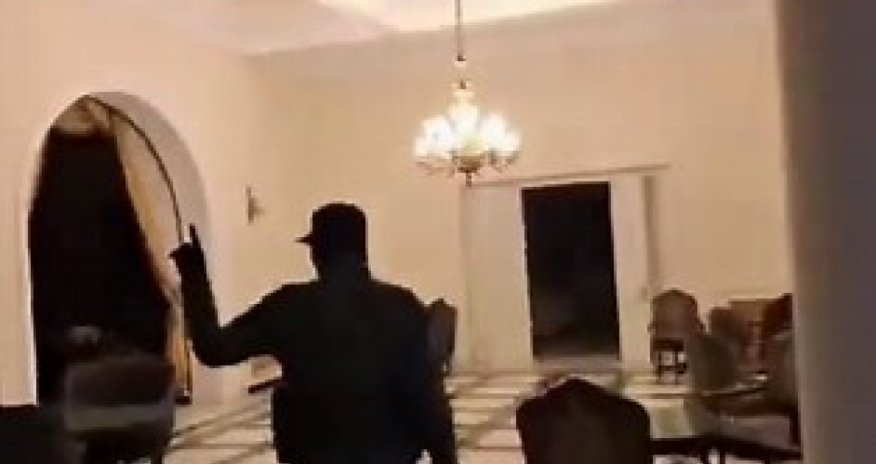 Bəşər Əsədin iqamətgahı ələ keçirilib - Video