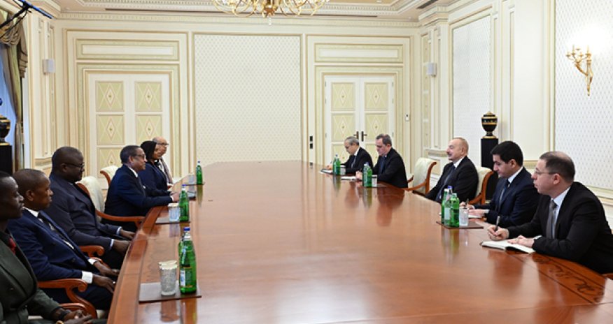 Əliyev Qvineya-Bisaunun nümayəndə heyətini qəbul edib