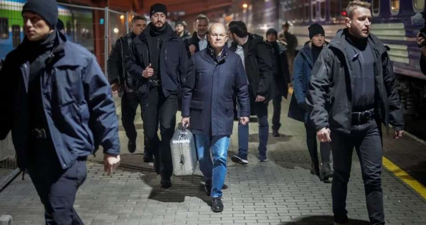 Şolz Kiyevə yeni yardım paketi ilə gedib