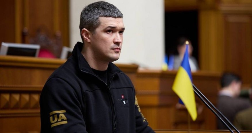 Ukraine sees use of uncrewed ground vehicles, AI-targeting drones surging next year