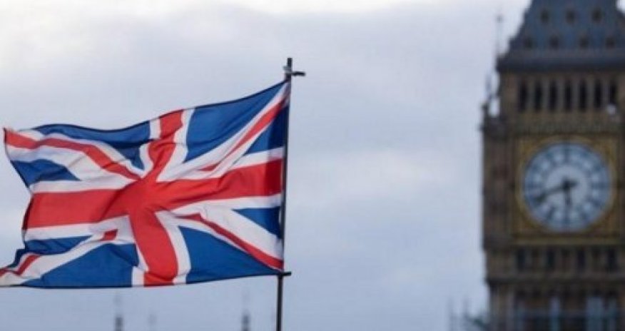 London Tbilisini etirazçıların tələblərini dinləməyə çağırıb