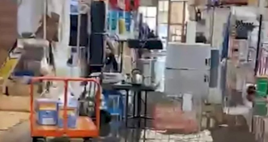 “Sədərək” ticarət mərkəzini su basıb - Video