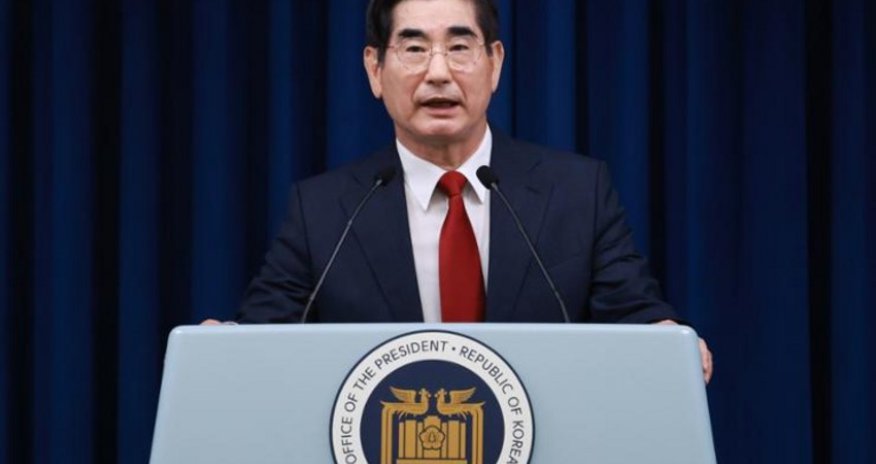 S. Korean defense minister apologizes, offers resignation over martial law turmoil