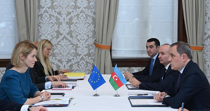 Ceyhun Bayramov Avropa Komissiyasının vitse-prezidenti ilə görüşüb