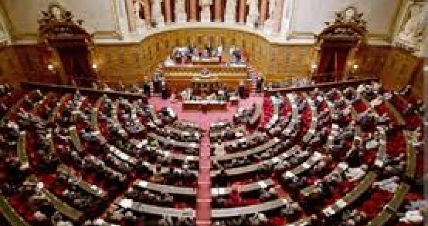 Fransa parlamenti hökuməti istefaya göndərib