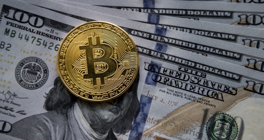 Курс биткойна впервые в истории превысил 100 тыс. долларов