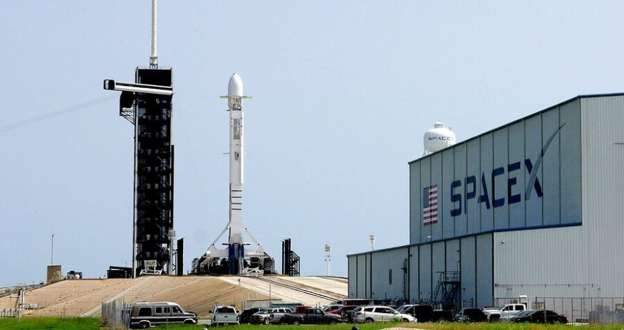 SpaceX birbaşa telefonlara qoşulmaq üçün ilk Starlink serialını işə salır