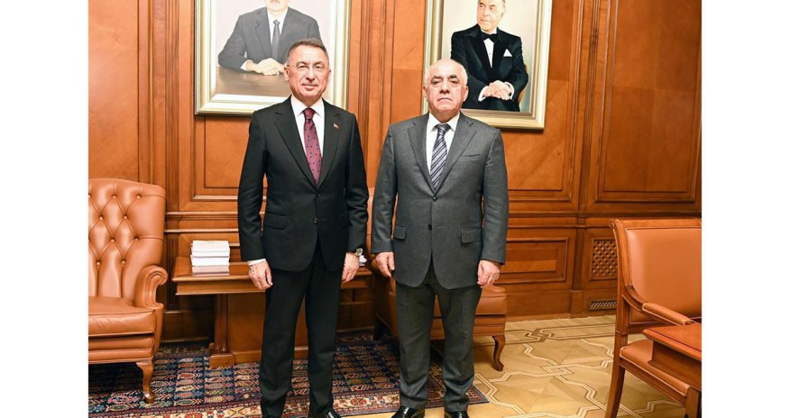 Əli Əsədov Fuat Oktayla görüşüb