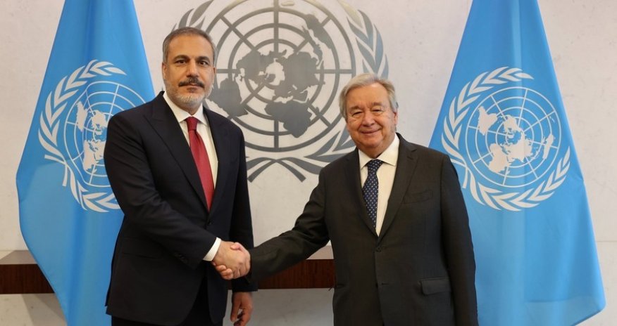 Глава МИД Турции обсудил ситуацию в Сирии с генсеком ООН