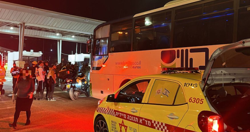 İsraildə avtobusa  terror hücumu olub