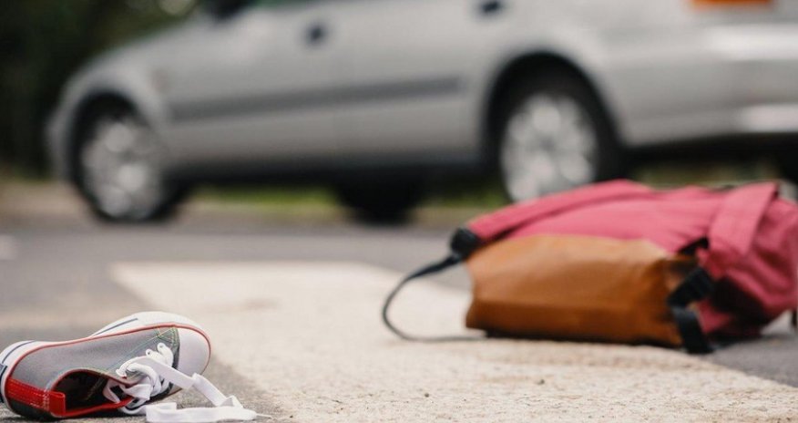 В Баку 18-летнюю девушку сбил автомобиль