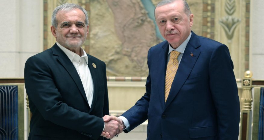 Ərdoğan Pezeşkianla görüşüb