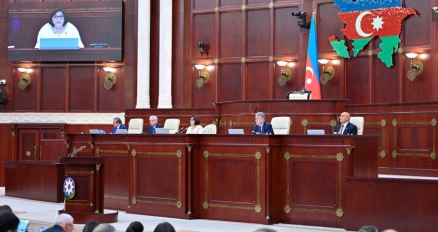 Началось очередное пленарное заседание Милли Меджлиса