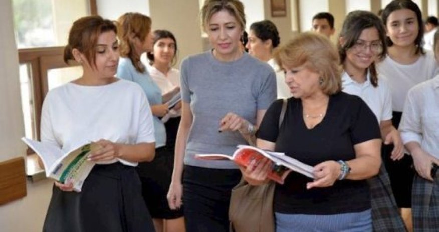 Bakıda çalışan müəllimlər nə qədər əməkhaqqı alır? - Rəsmi