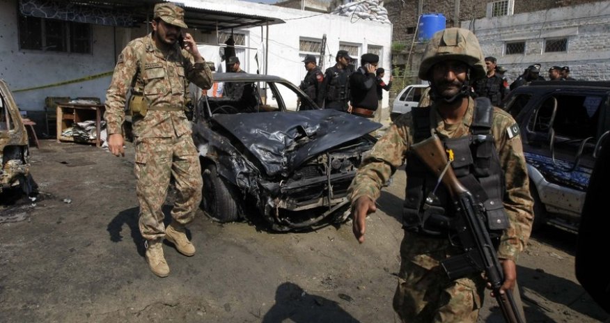 Pakistanda terror hücumu nəticəsində azı 16 hərbçi ölüb