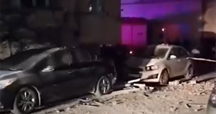 В многоэтажном здании в Хырдалане прогремел взрыв, пострадали четыре человека