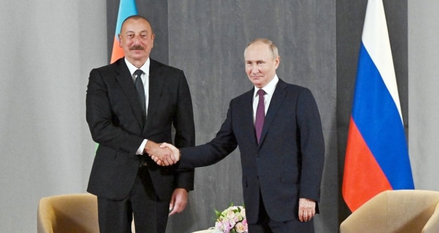 Владимир Путин позвонил Ильхаму Алиеву