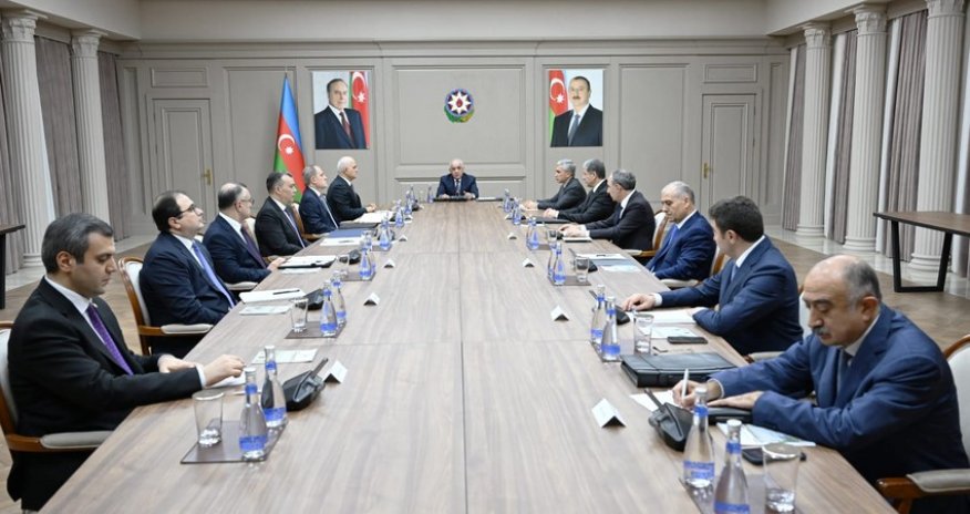 Təyyarə qəzası ilə bağlı yaradılmış Dövlət Komissiyasının iclası keçirilib