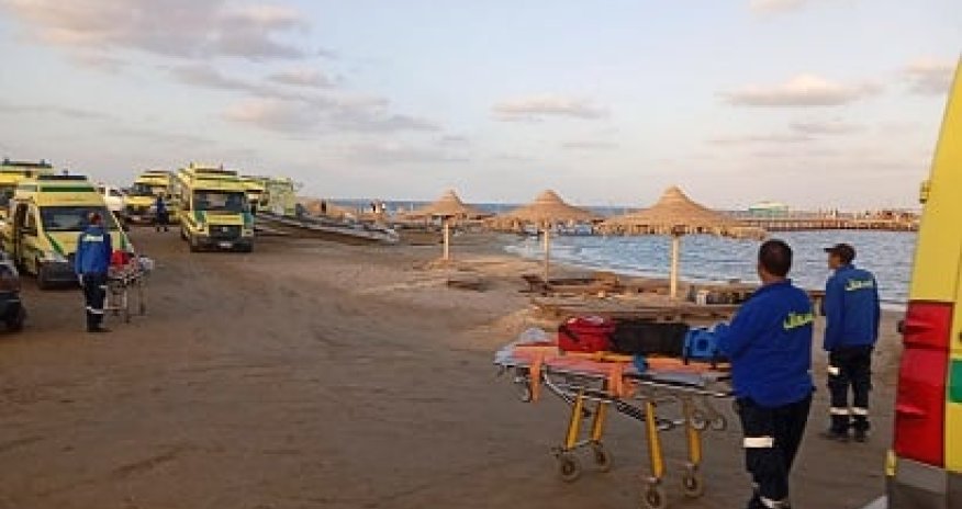 Köpək balığı turistlərə hücum edib - Ölən var