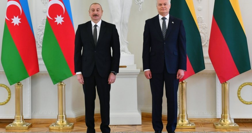 Litva Prezidenti İlham Əliyevə zəng etdi