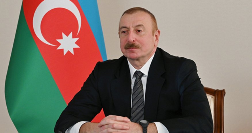 Prezident Həmrəylik Günü və Yeni il münasibətilə paylaşım edib