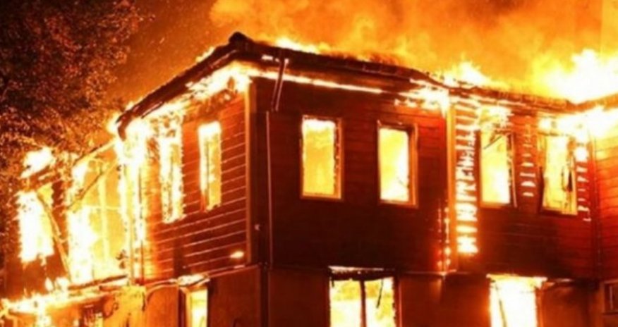 Sabirabadda ev yanıb