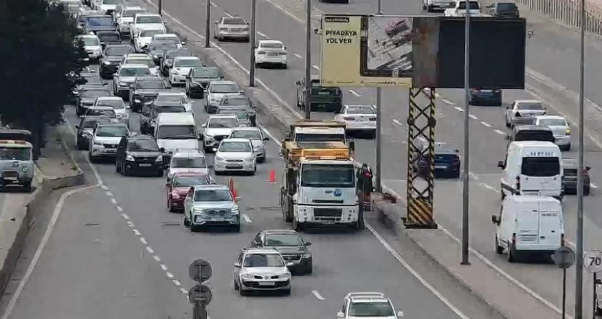 В Баку в направлении станции метро 