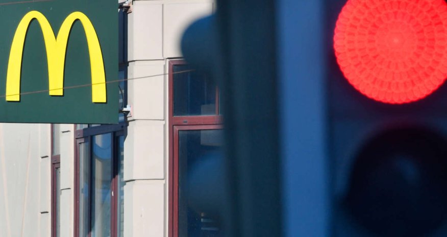 Yüzlərlə sakin McDonald's-a qarşı iddia qaldırıb