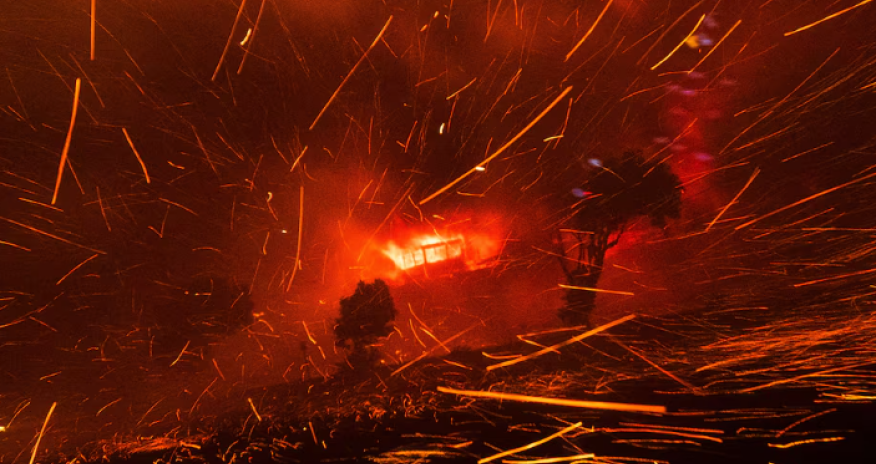 Meşə yanğınları səbəbindən 30 mindən çox insan təxliyə edilib