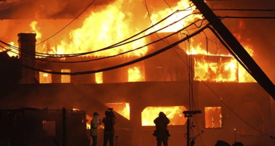 Жертвами пожаров в районе Лос-Анджелеса стали 10 человек