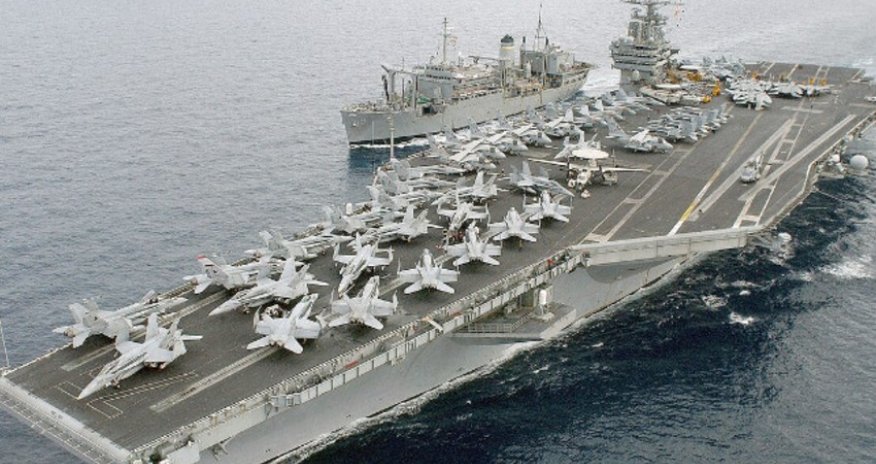 Хуситы атаковали в Красном море американский авианосец