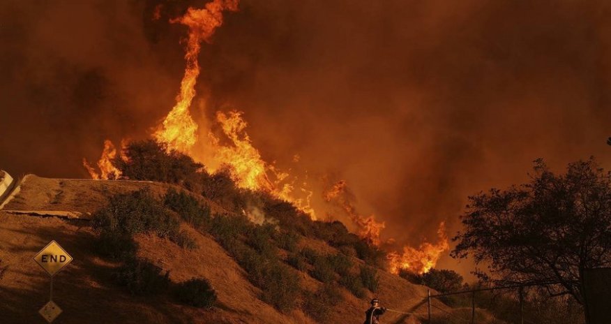Число погибших из-за пожаров в Калифорнии достигло 24 человека