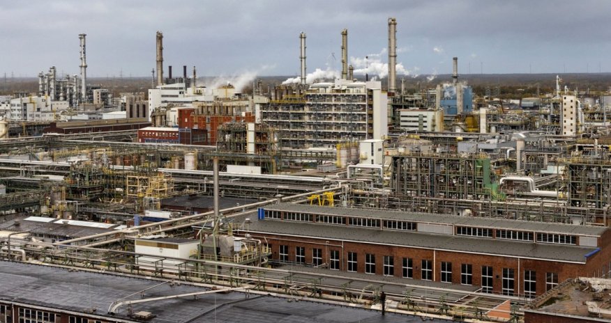 Неизвестные дроны над промышленной зоной в Германии