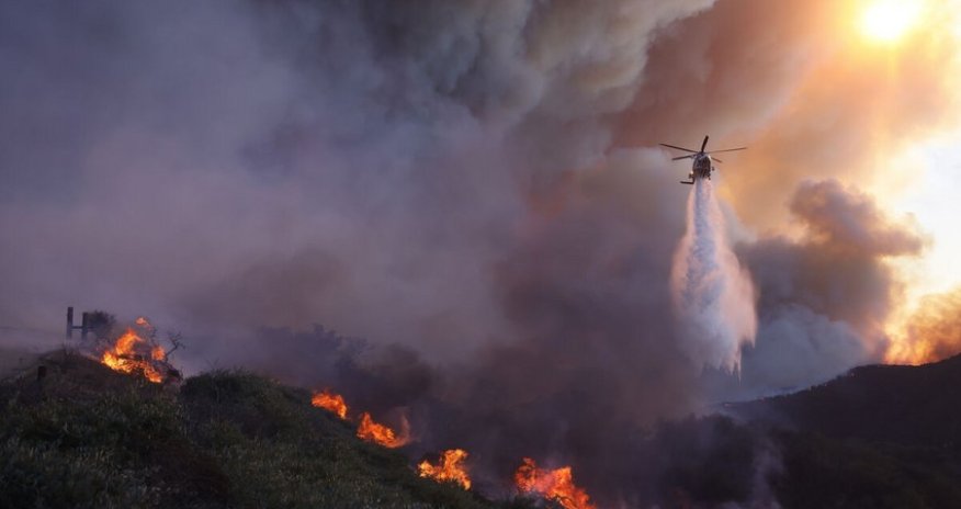 В Лос-Анджелесе задержали трех подозреваемых в поджоге на фоне лесных пожаров