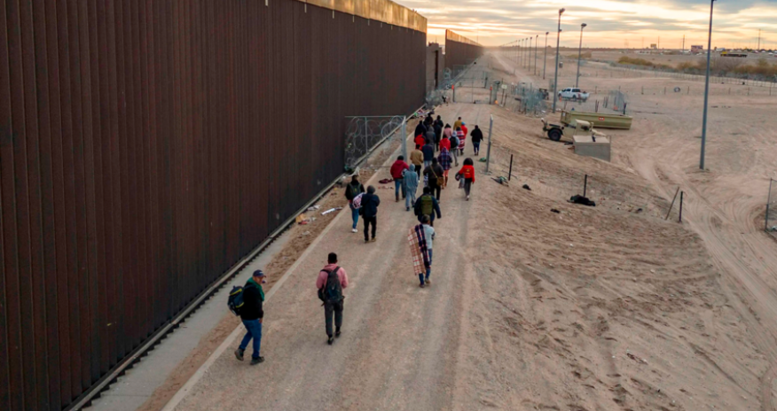 ABŞ Meksika ilə sərhəddə fövqəladə vəziyyət elan edəcək