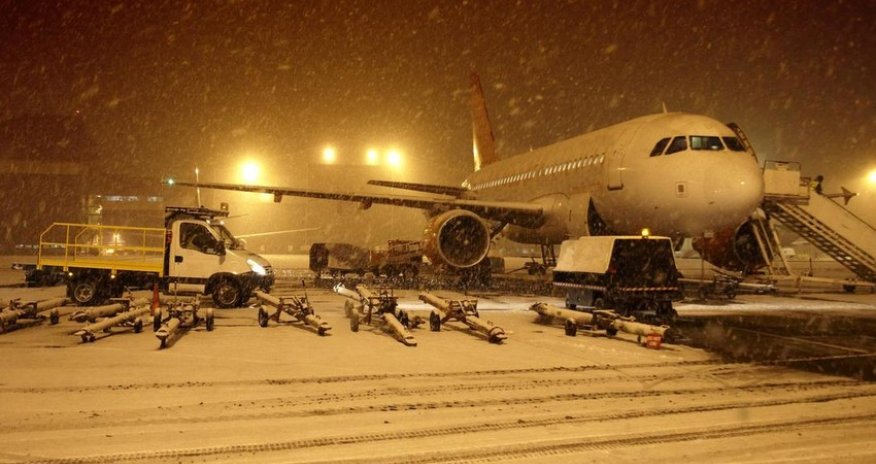 В аэропорту Астаны из-за непогоды задержаны 20 рейсов
