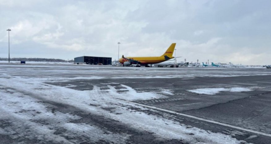 Almatıda güclü qar 30-dan çox reysin ləğvi və gecikməsinə səbəb olub