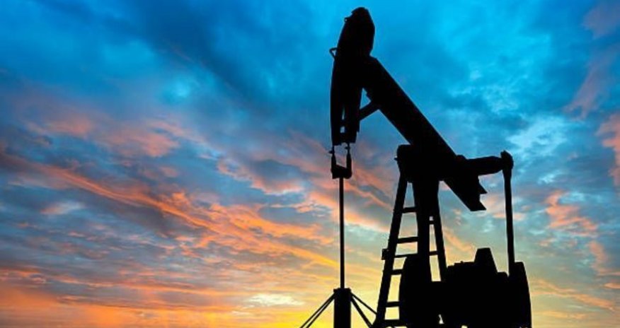 Oil prices fall slightly