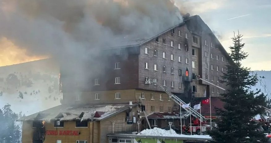 СМИ: Среди жертв пожара в турецком Болу 36 детей