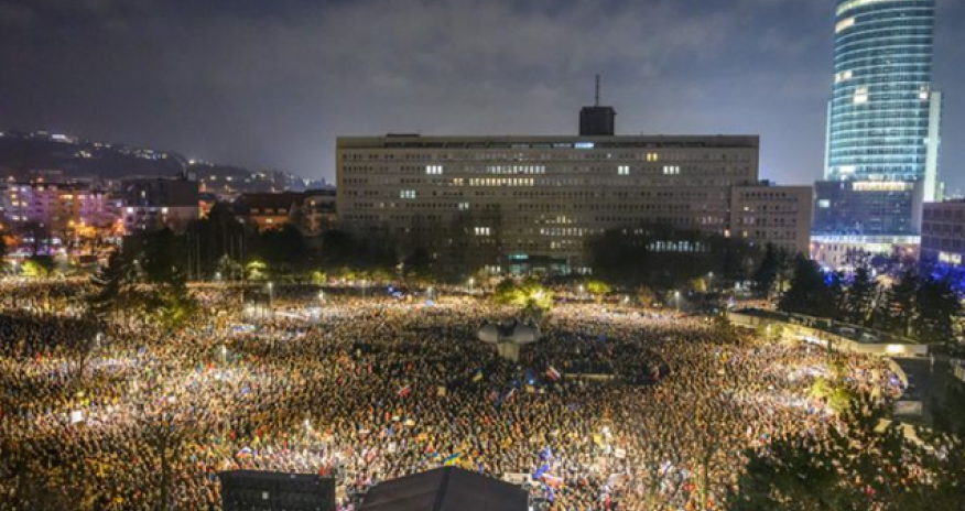 Slovakiyada hökumətə qarşı etiraz aksiyası keçirilir