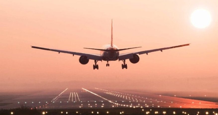 Britaniya və İrlandiyada minlərlə hava reysi təxirə salınıb