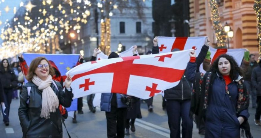 У парламента Грузии проходит акция протеста