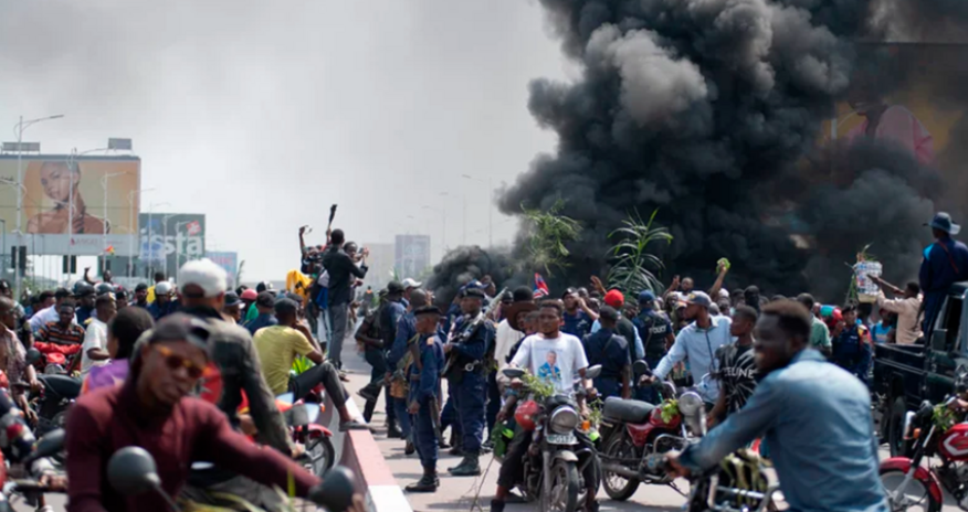В столице ДР Конго демонстранты атаковали здание миссии ООН