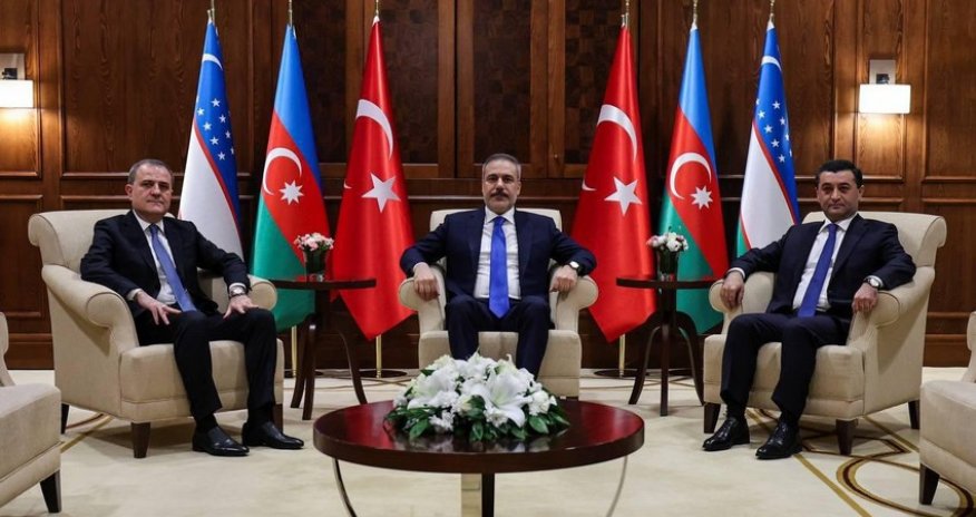 Nazirlərin üçtərəfli görüşü başlayıb