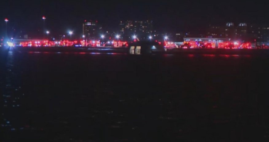 ABŞ-də sərnişin təyyarəsi helikopterlə toqquşub - Ölənlər var/Yenilənib